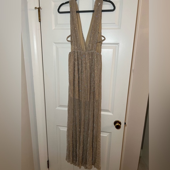 Gold sexy long dress - Picture 2 of 4